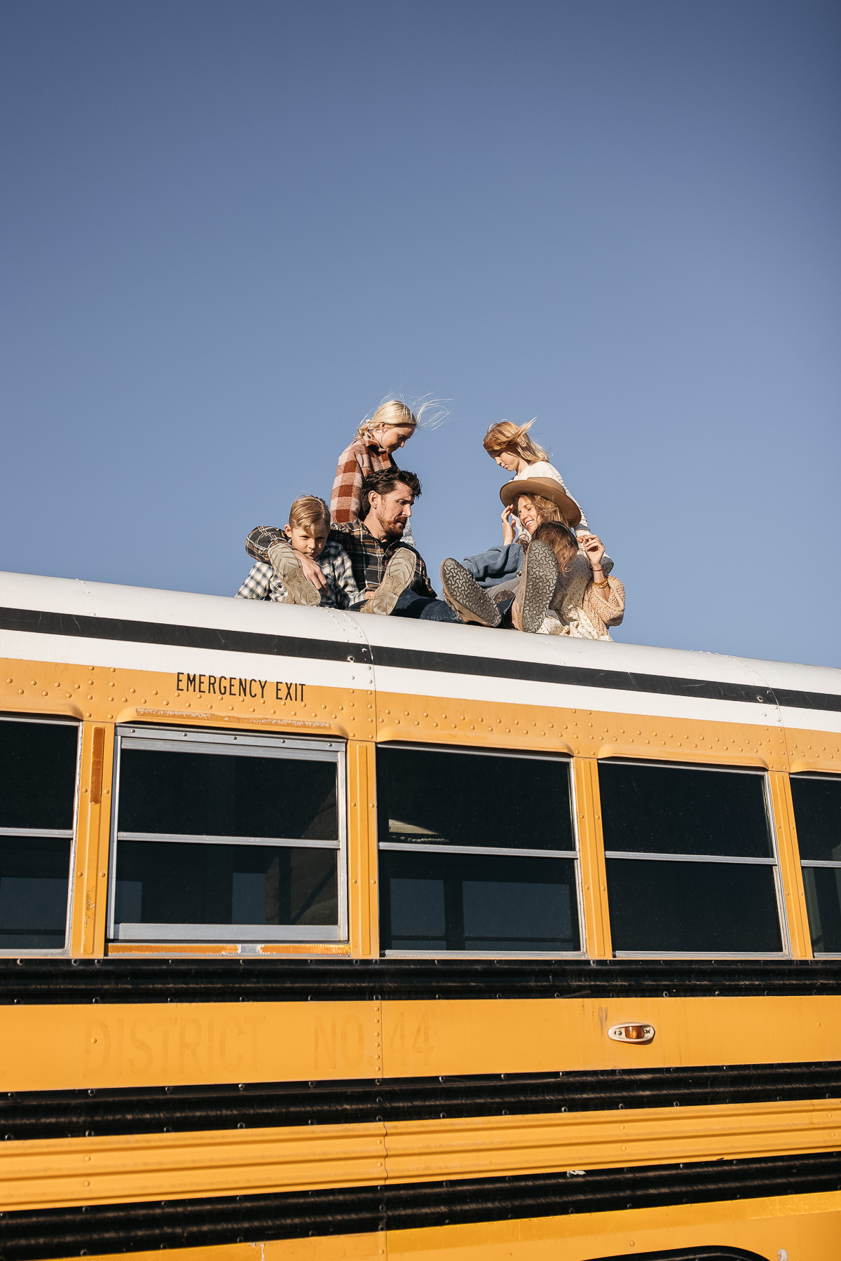 pescadero-beach-school-bus-lifestyle-sunset-family-session-3