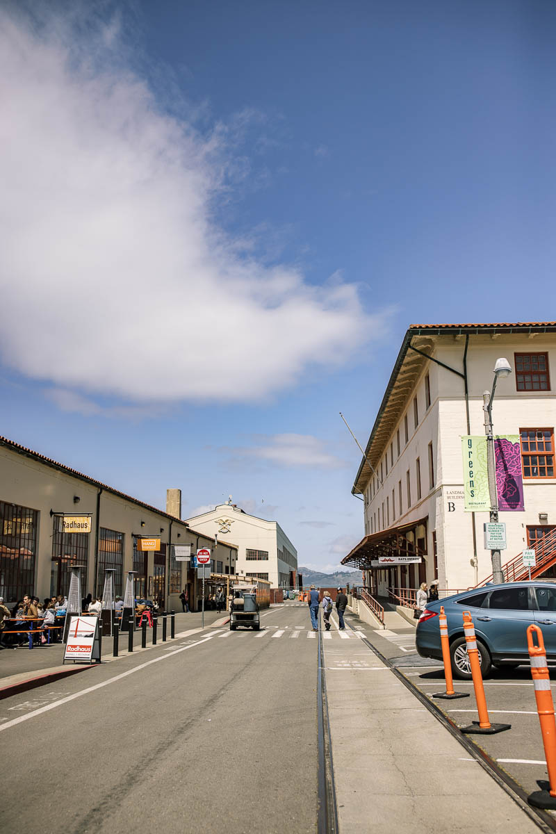 San-Francisco-Gallery-308-disco-balls-graphic-designer-wedding-17