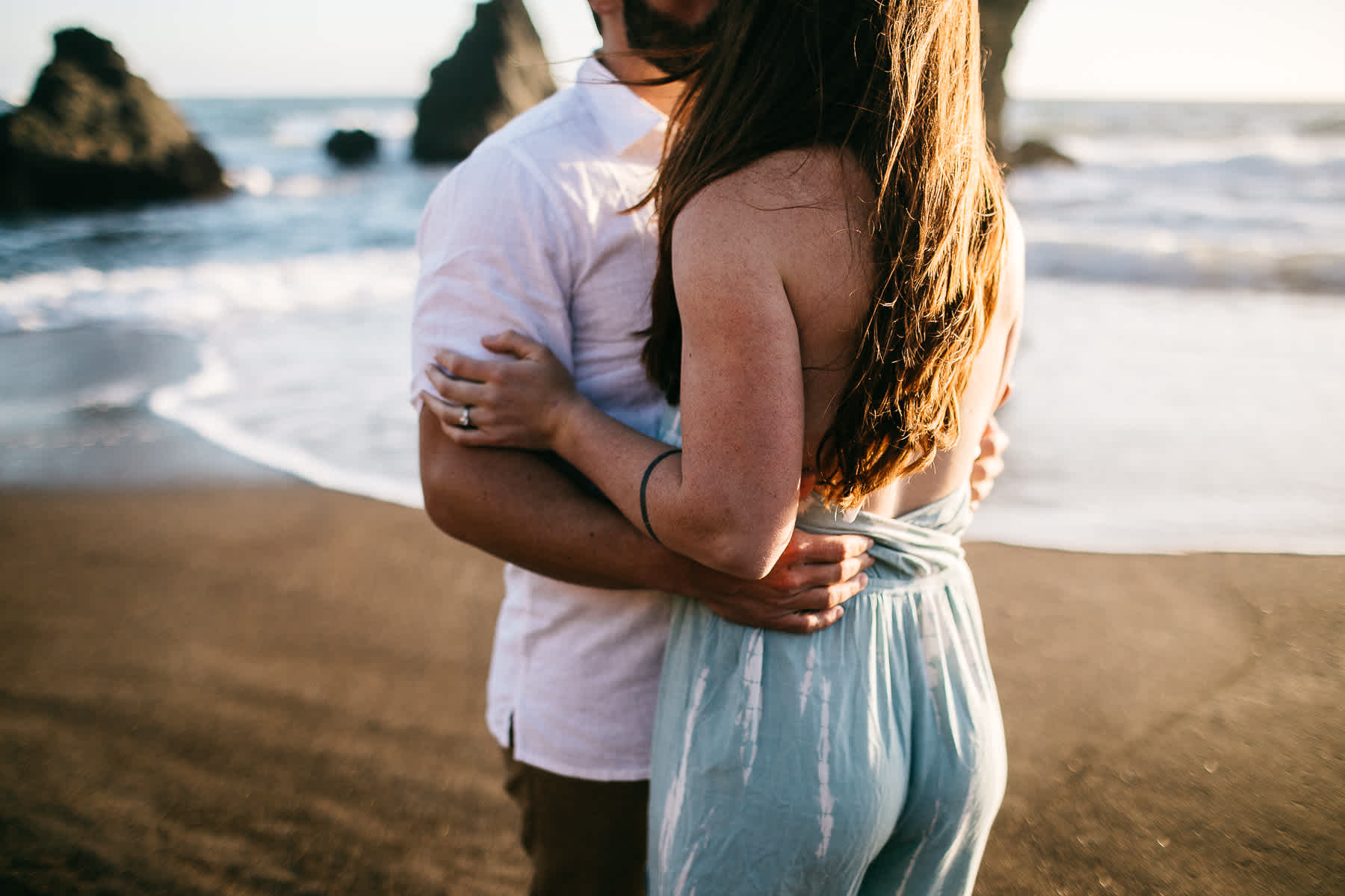 marin-headlands-rodeo-beach-lifestyle-laughter-engagement-session-30