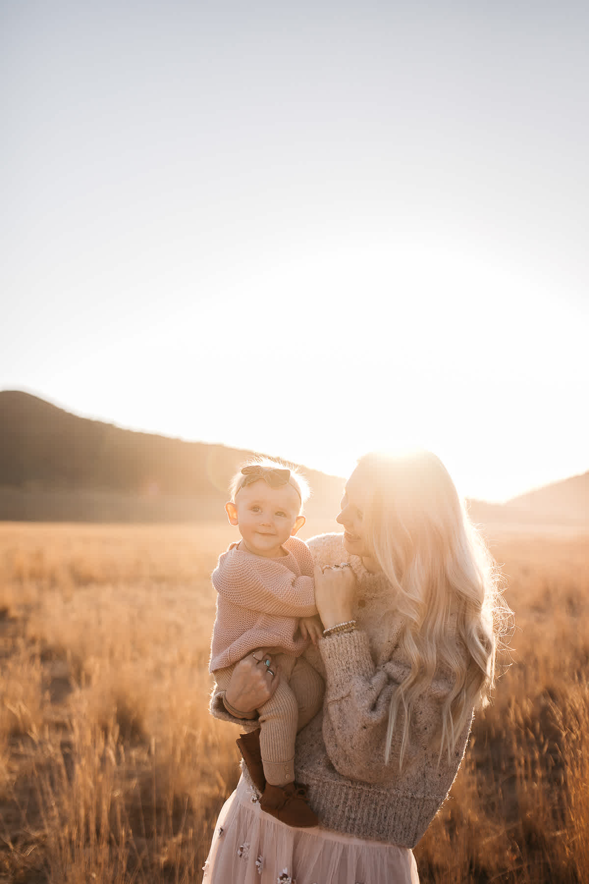 golden-hills-sunset-lifestyle-session-family-with-goldendoodle-10