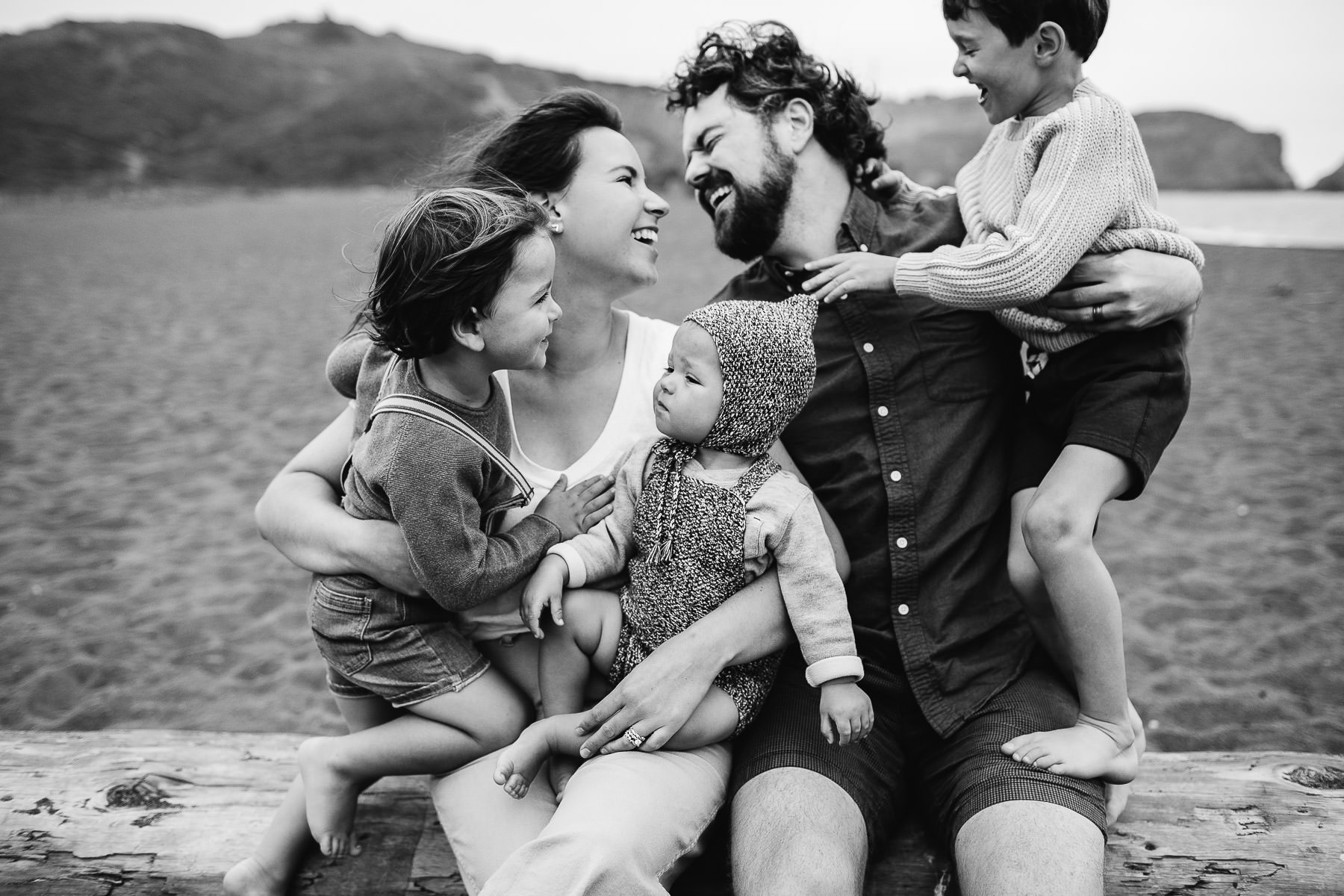 rode-beach-summer-gloomy-family-session-9