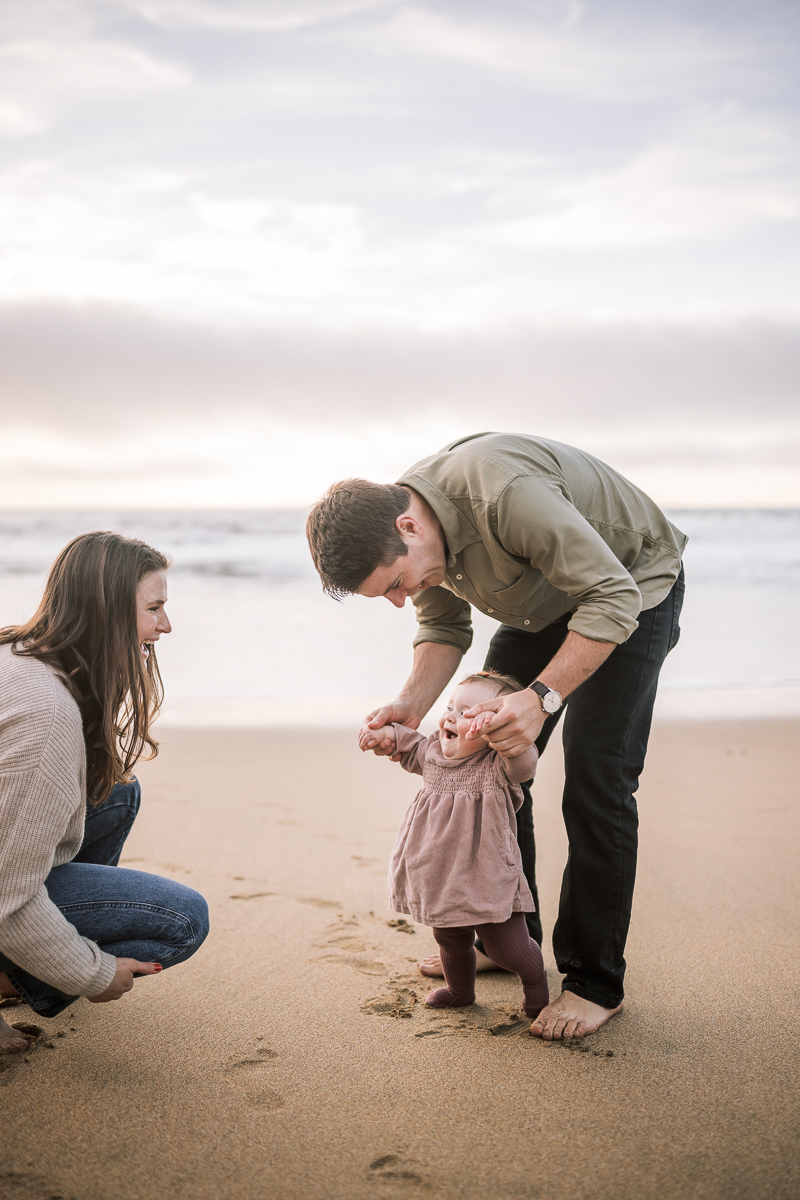 Half-moon-bay-golden-light-fall-beach-family-session-27