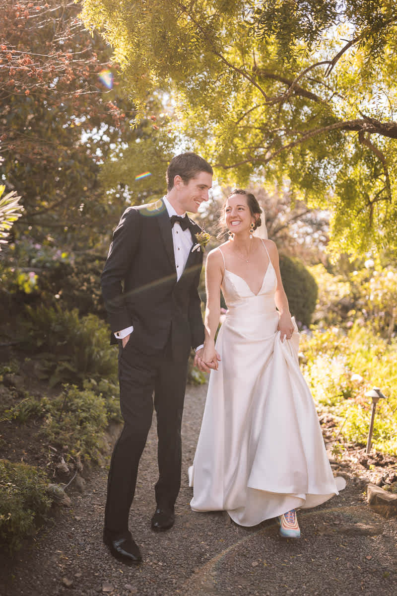 Willow-Camp-Stinson-Beach-Community-Center-Sunny-Winter-Wedding-30