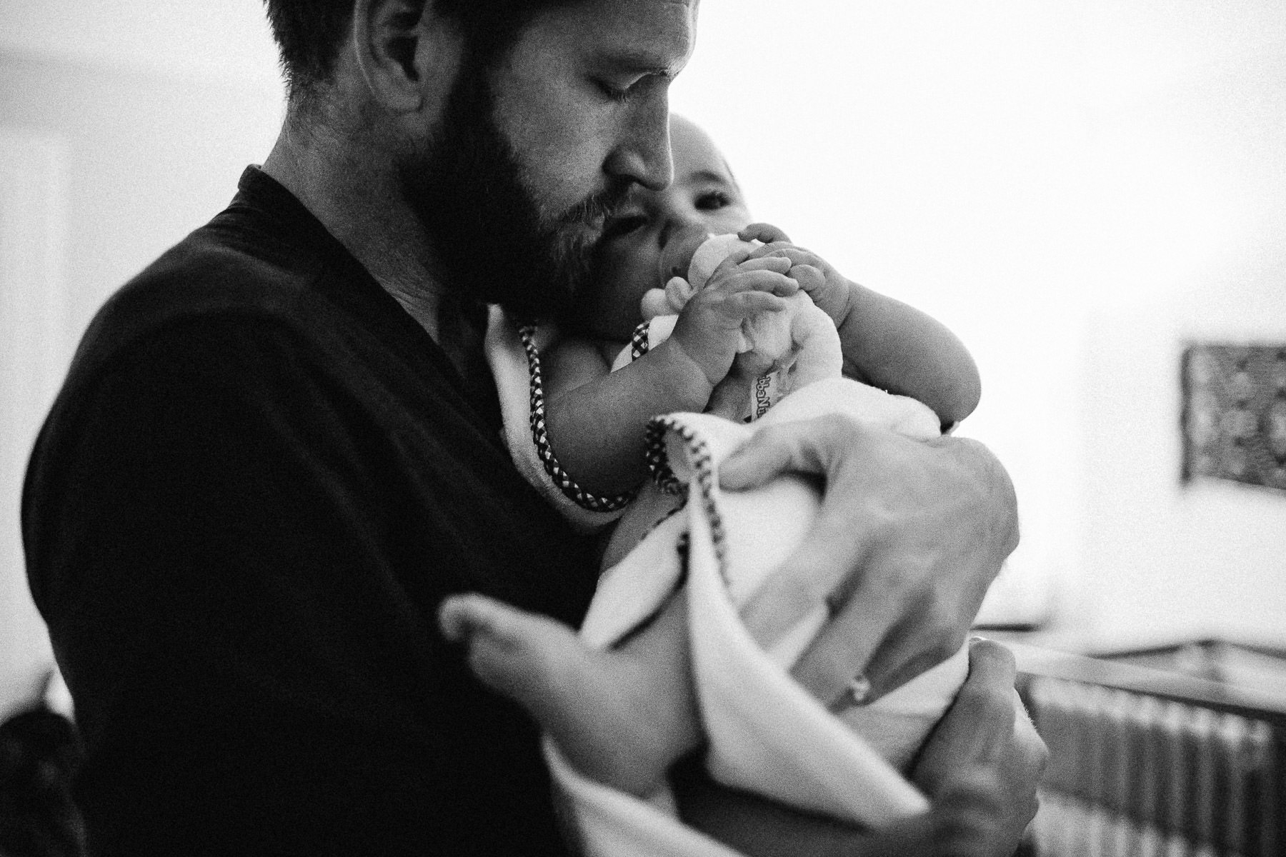 san-francisco-gloomy-spring-one-year-old-lifestyle-family-session-74