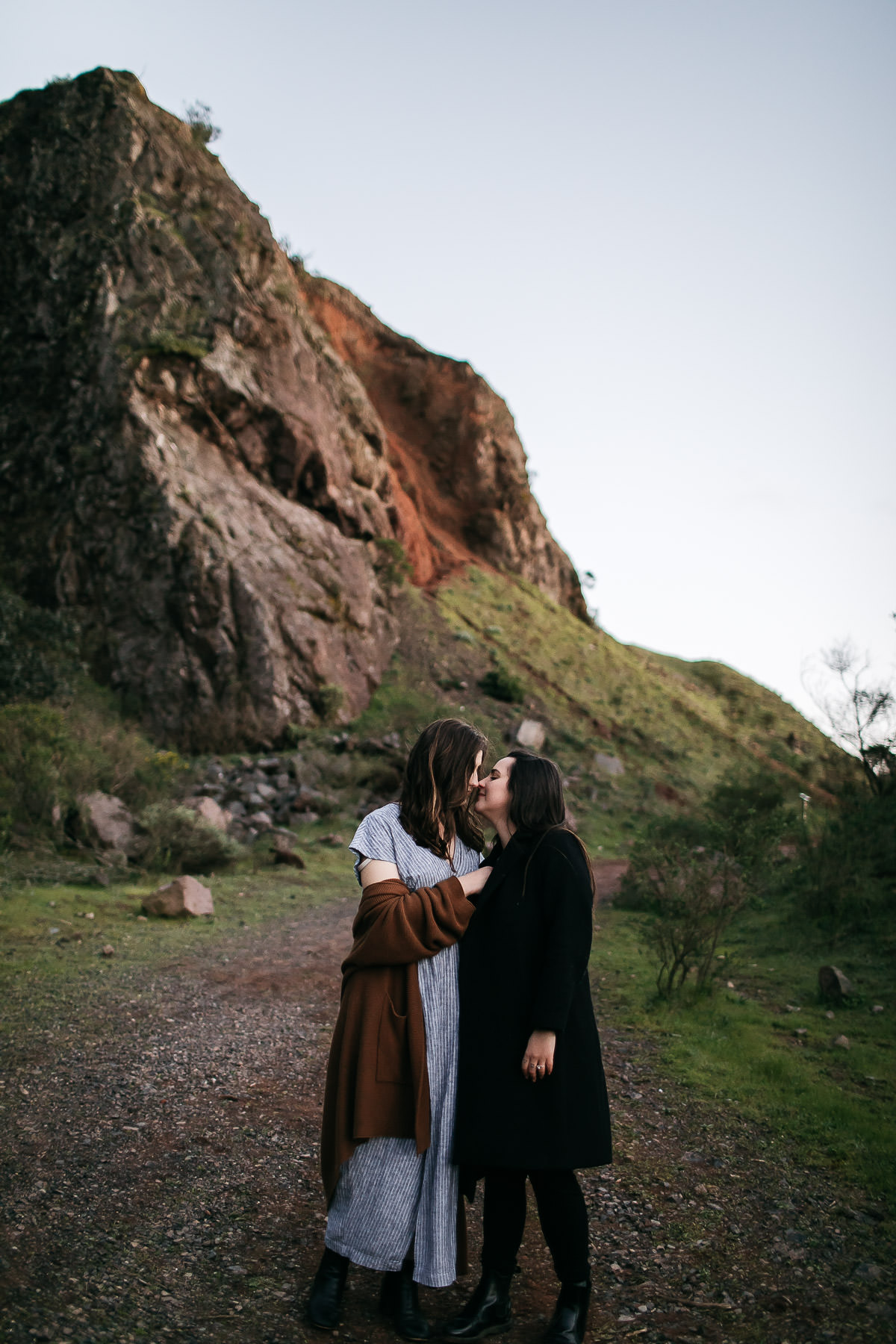 oakland-hills-sunset-engagement-golden-light-session-28