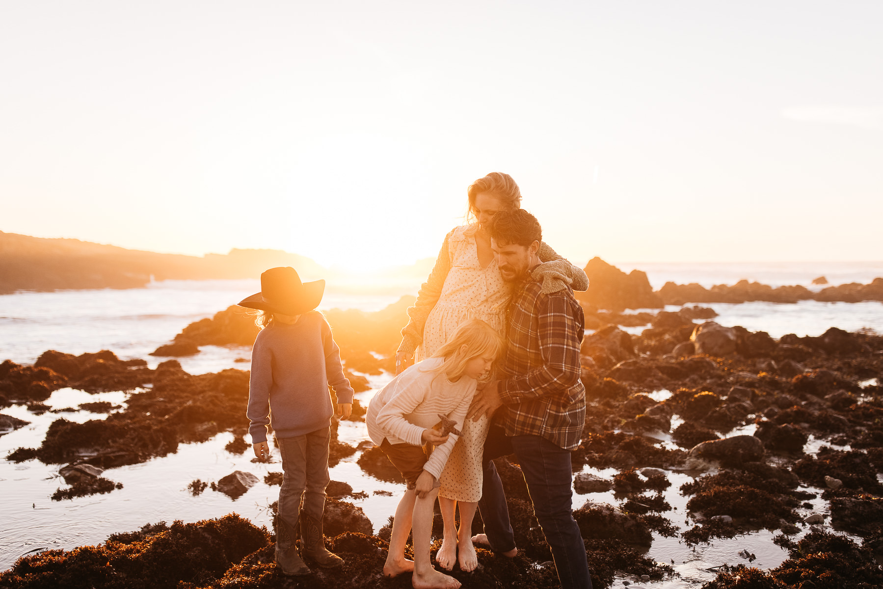 pescadero-beach-school-bus-lifestyle-sunset-family-session-31