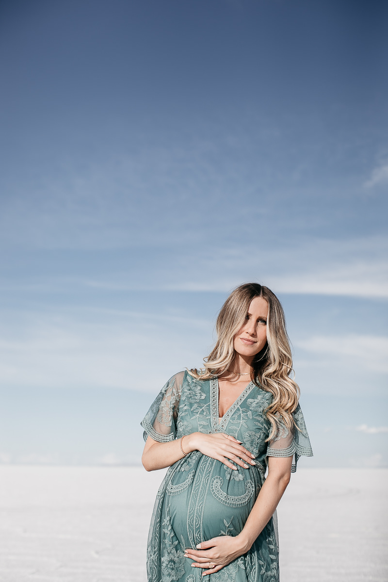salt-lake-city-utah-salt-flats-lifestyle-maternity-session-14