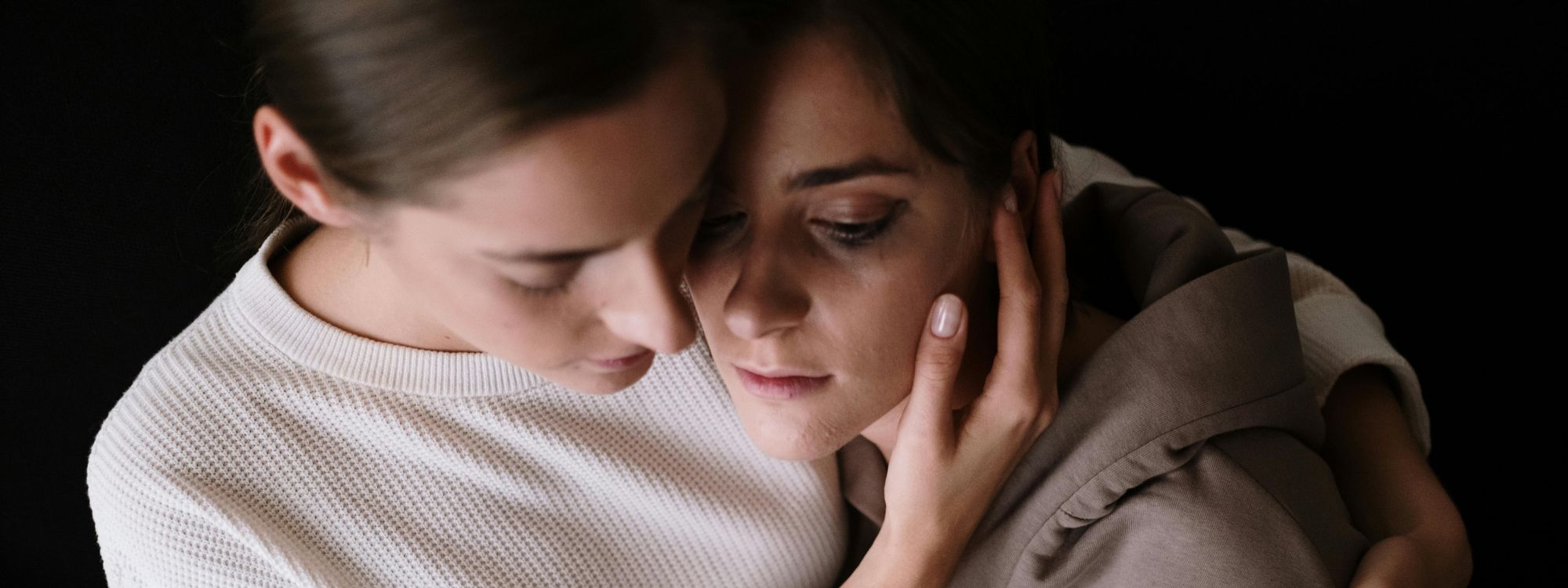 Miten voin läheisenä tukea väkivaltaa kokenutta?