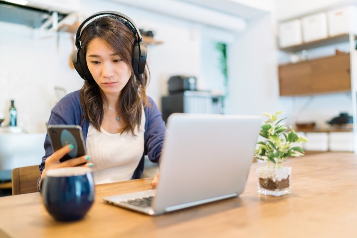 Desk Buddy - Your Hybrid Workplace Assistant 