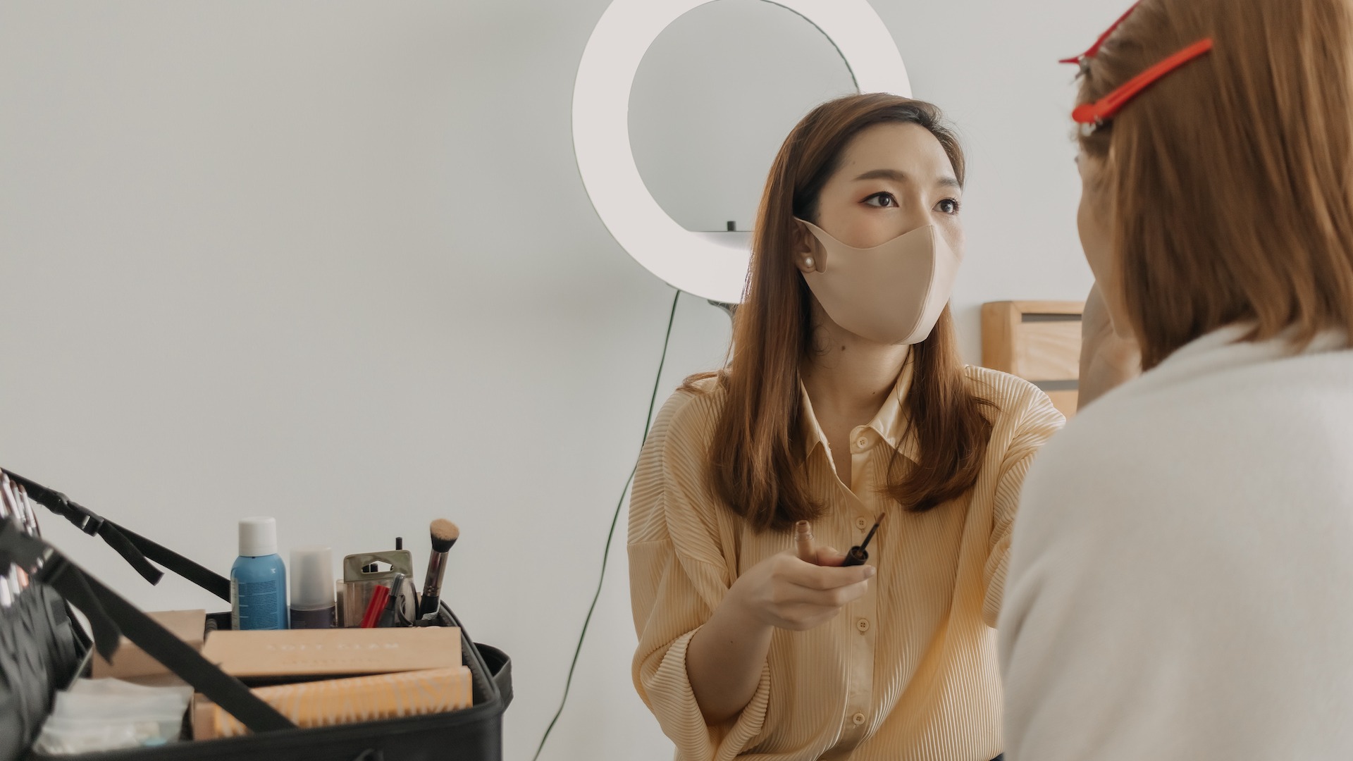 メイクアップアーティストになるには 仕事内容と年収 Indeed インディード メイクアップアーティストになるには 仕事内容と年収 Indeed インディード