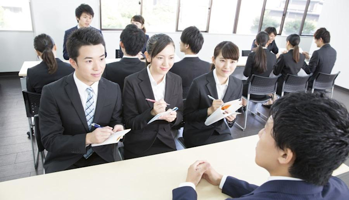 2023卒の就活はいつから始めればよい?大まかなスケジュールを紹介!
