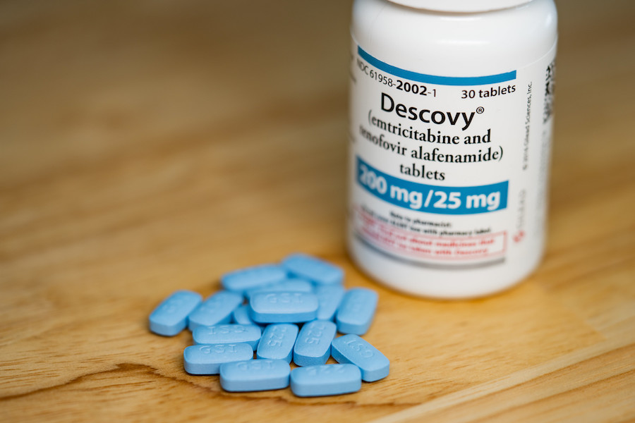 Descovy for HIV: Dosage, Side Effects, and More