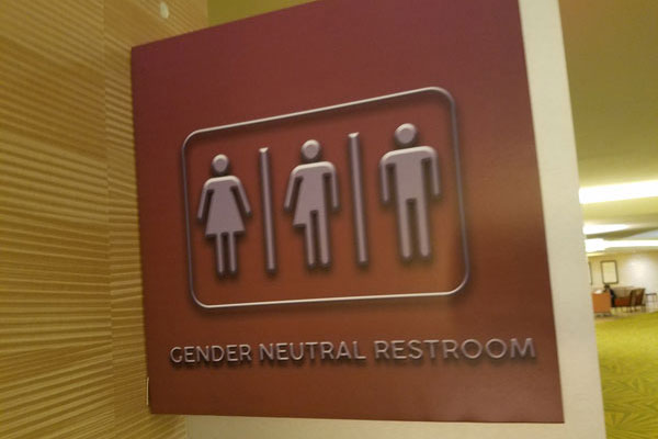 I M A Straight Man I Used A Gender Neutral Bathroom And The Sky