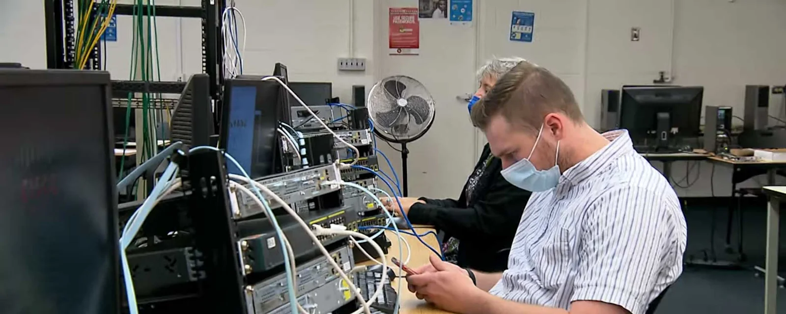 Career - Computer Network Specialist