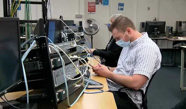 Career - Computer Network Specialist