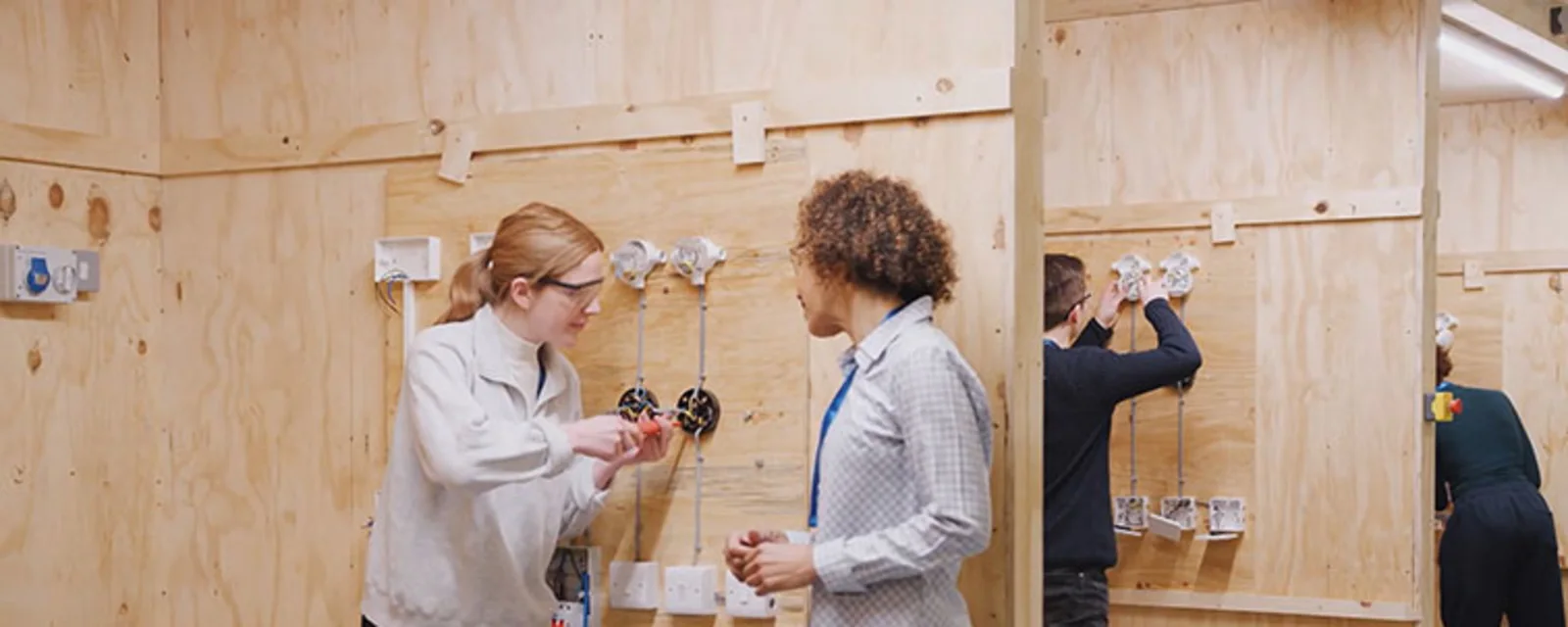 Career - Industrial Engineering Technician