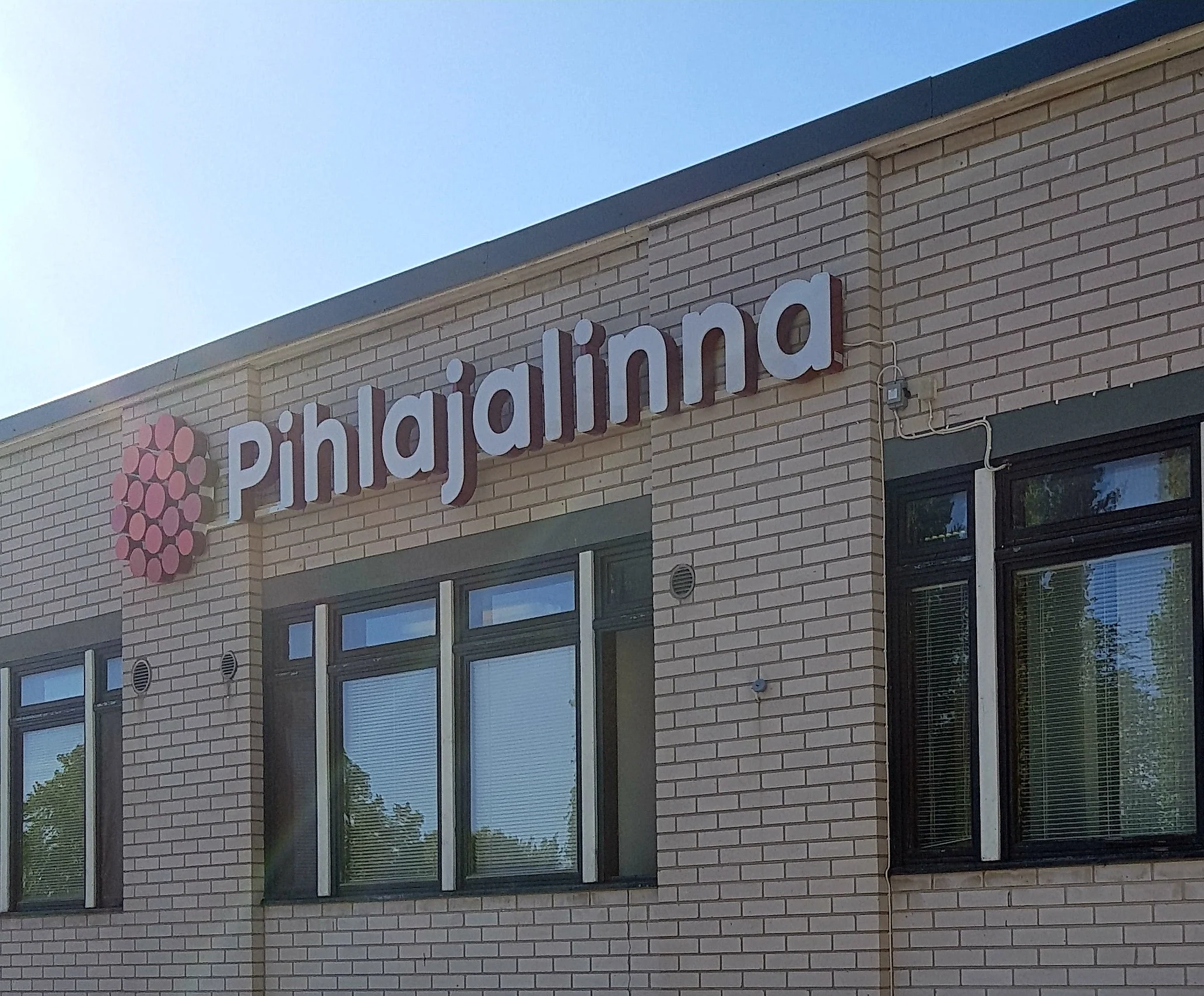 Pihlajalinnan Paraisen toimipisteen julkisivu.
