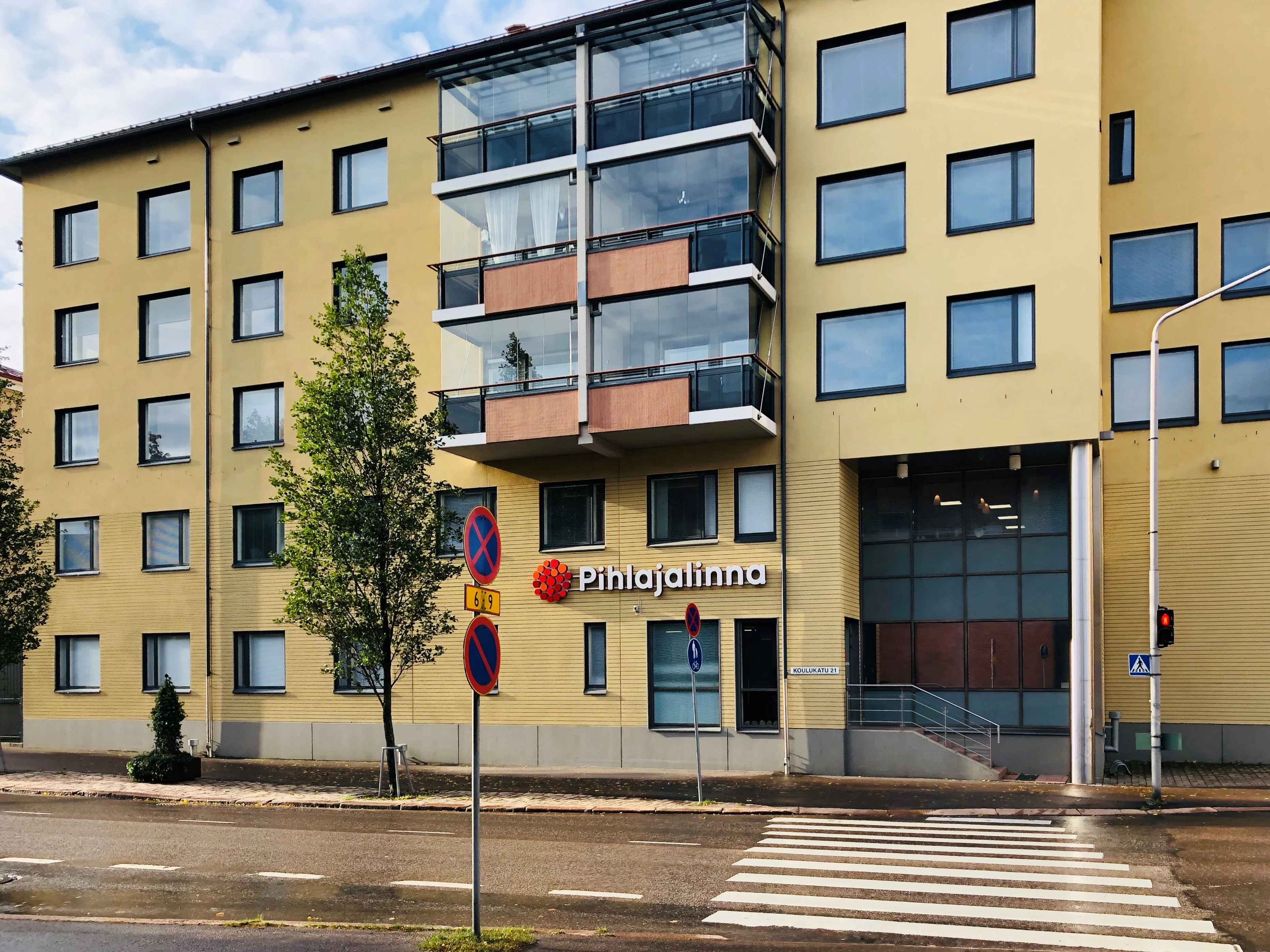 Julkisivu Pihlajalinnan toimipisteestä Kotkassa