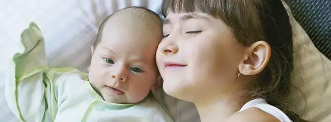 Newborn-Sibling