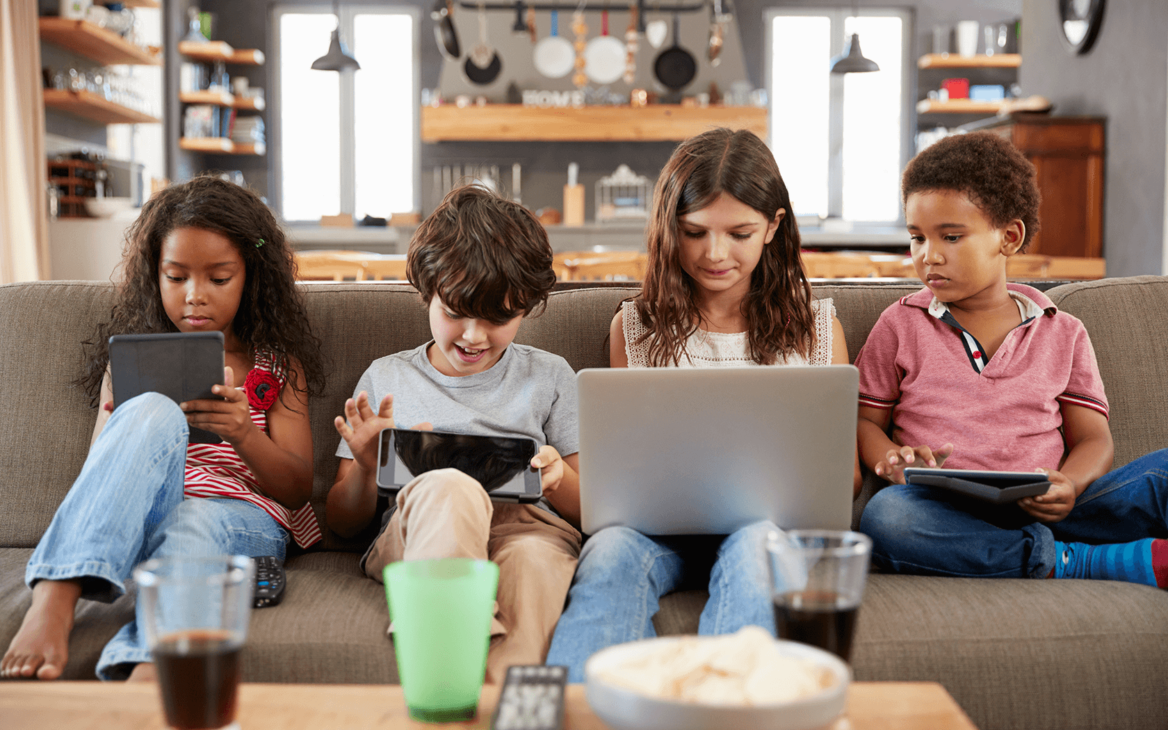 Kinzoo | Screen Time Guidelines vs. Reality: How Much Time Are Kids  Actually Spending With Screens?