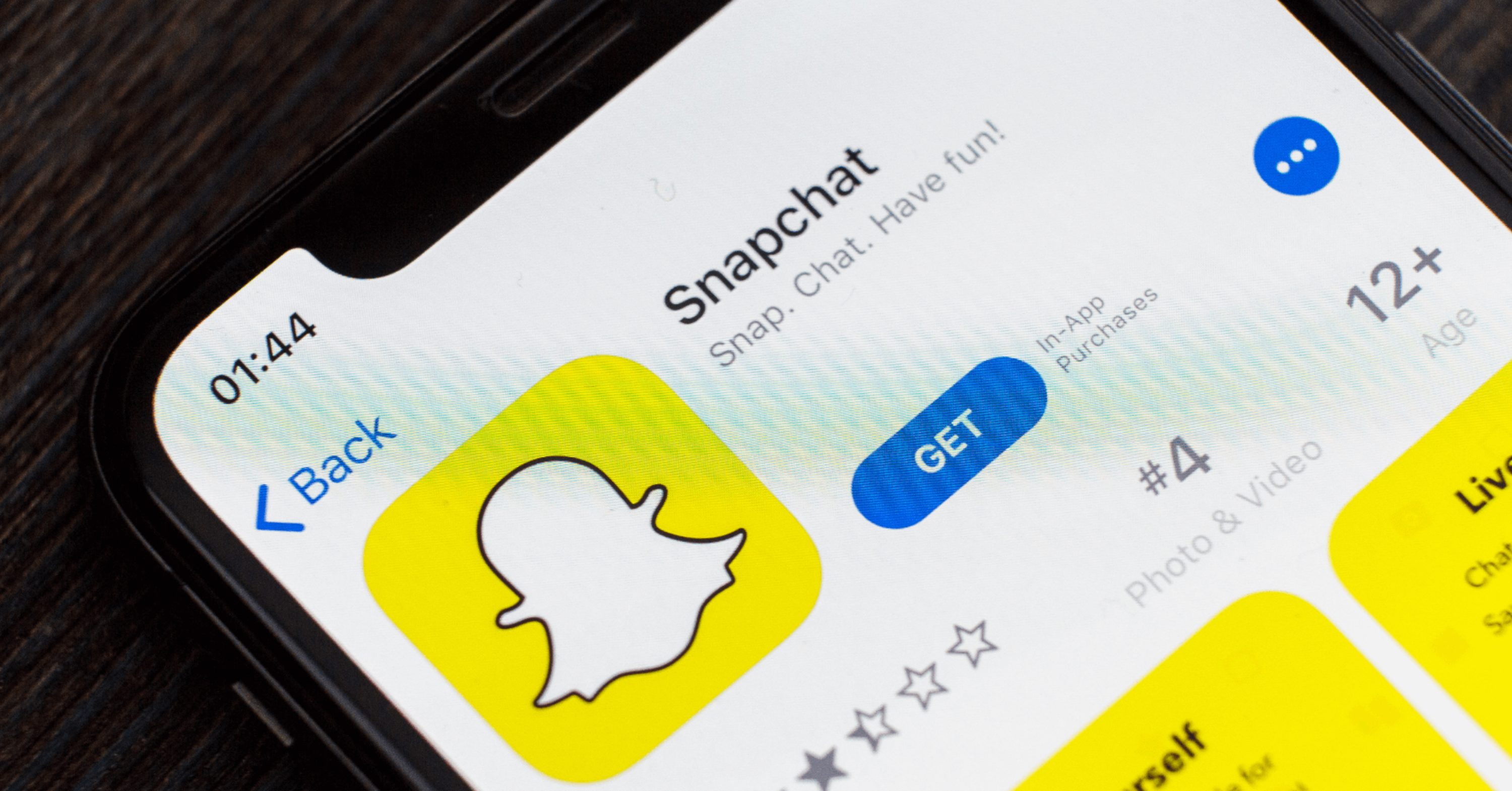 Kinzoo | A Parent's Guide: Should Kids Use Snapchat?