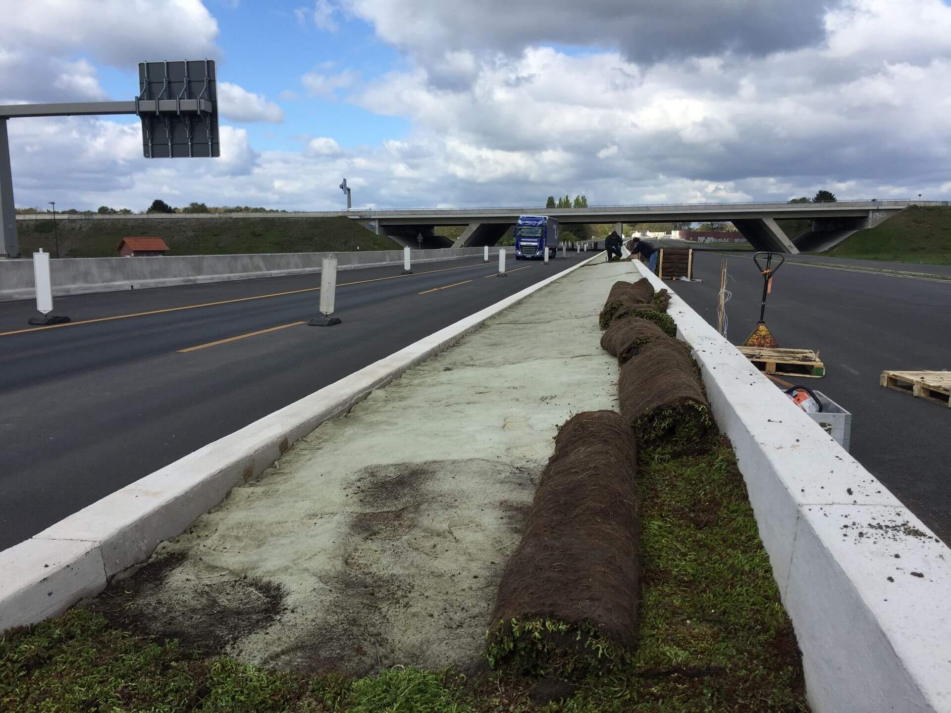 HIGH WATER RETENTION & NON-COMBUSTABILITY