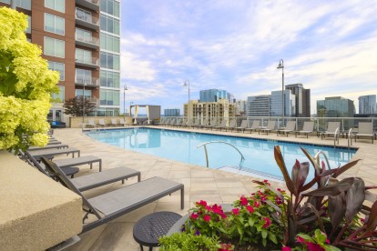 Rooftop pool and sundeck overlooking Nashville at Camden Music Row apartments in Nashville, TN