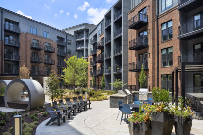 Camden NoDa apartments in Charlotte gathering courtyard