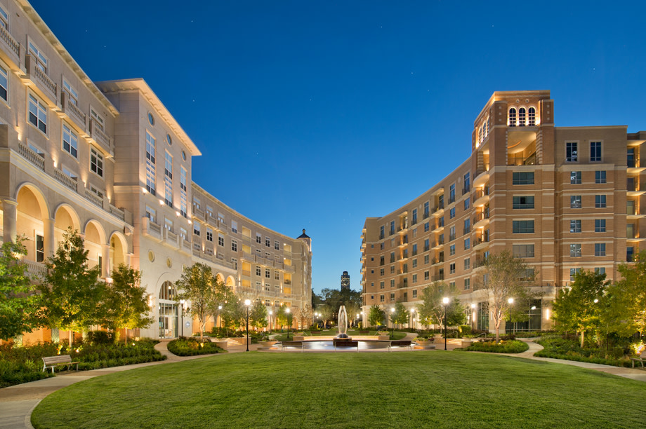 Photo courtesy of Camden Highland Village Apartments  