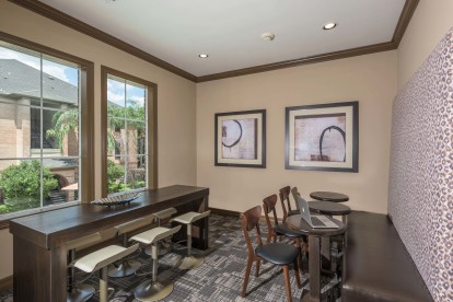 Community workspace with space to work from home at Camden Greenway Apartments in Houston, TX