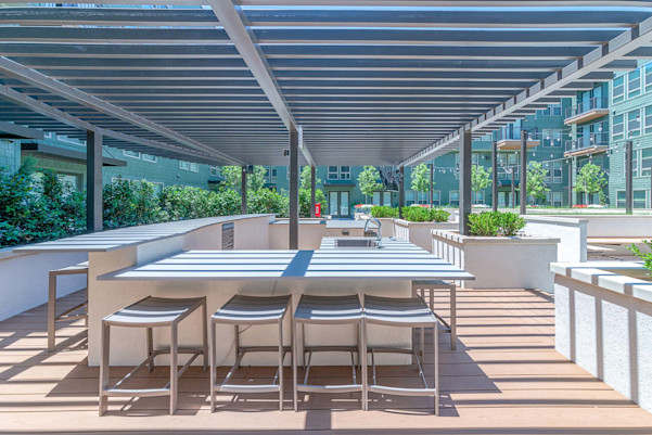 Courtyard countertop seating and kitchen area