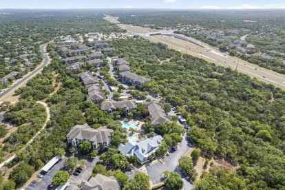 Aerial view of Camden Stoneleigh along Mopac Loop 1 and Slaughter Lane