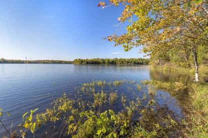 Nearby lake for outdoor recreation