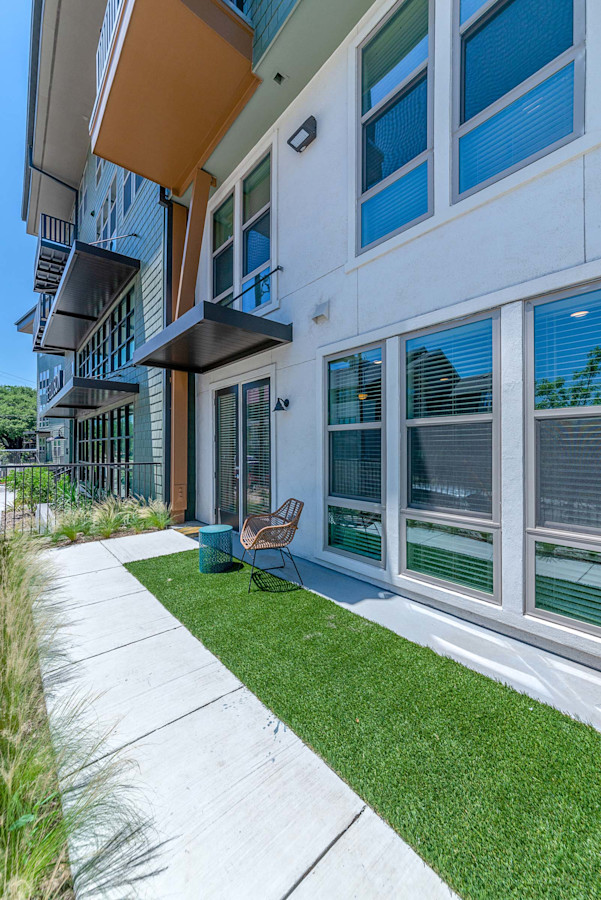 Flats Townhome private yard