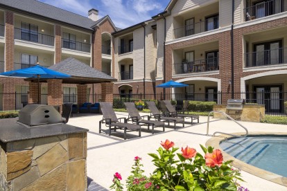 Pool 1 grills and cabana seating at Camden Farmers Market apartments in Dallas, TX