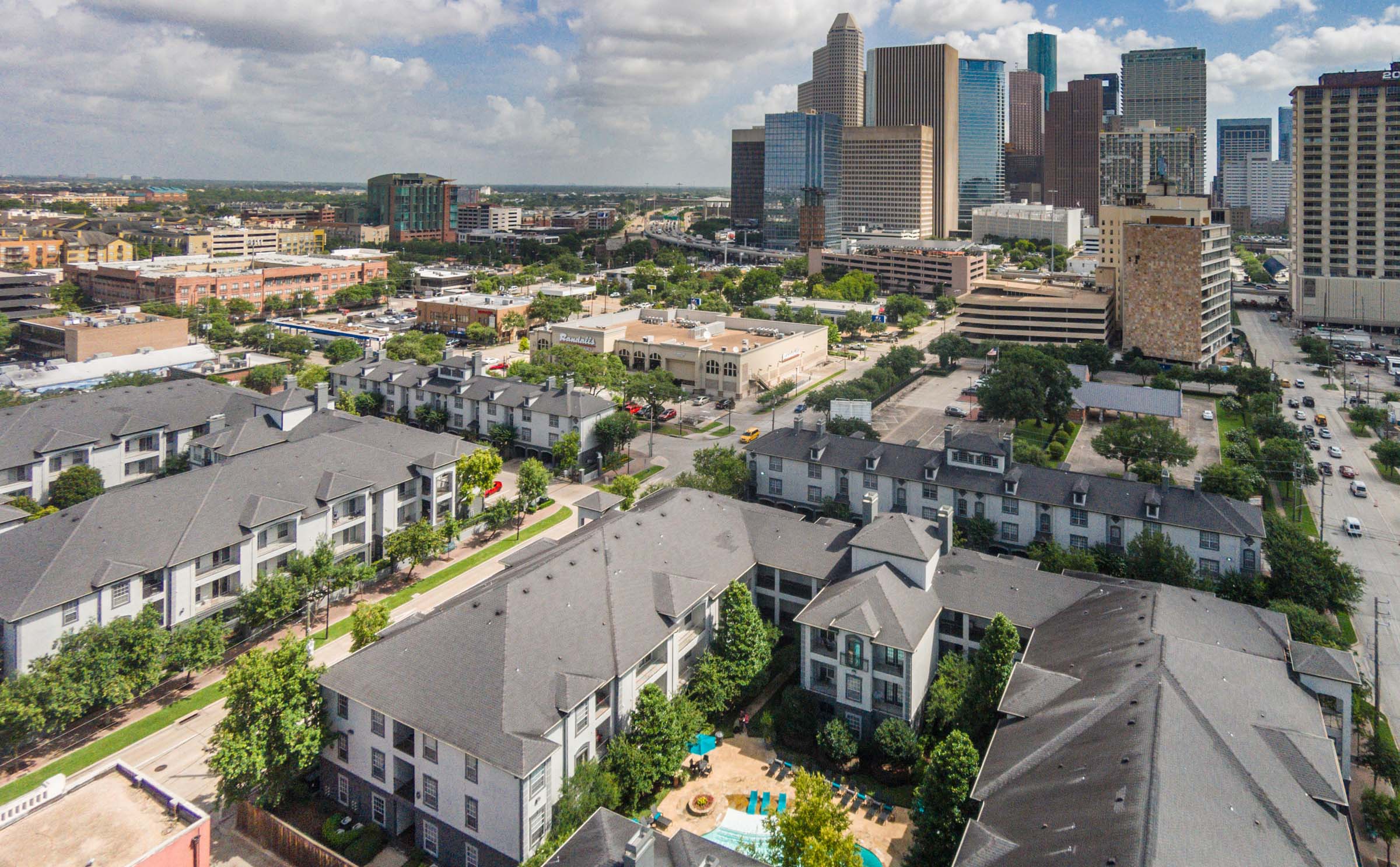 Downtown skyline views from Camden Midtown Apartments in Houston, TX
