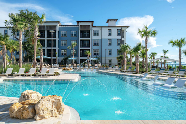 Camden Clearwater apartments pool