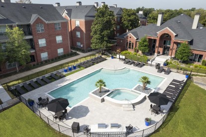 Pool at Camden Vanderbilt apartments in Houston, Texas