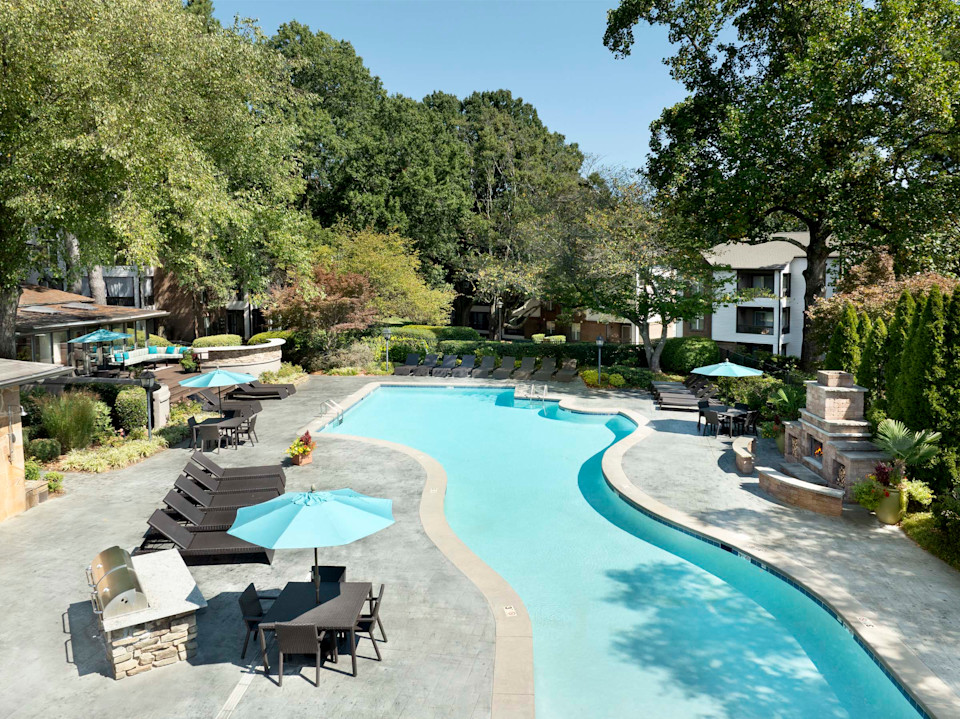 Photo Courtesy of Camden Fairview Apartments