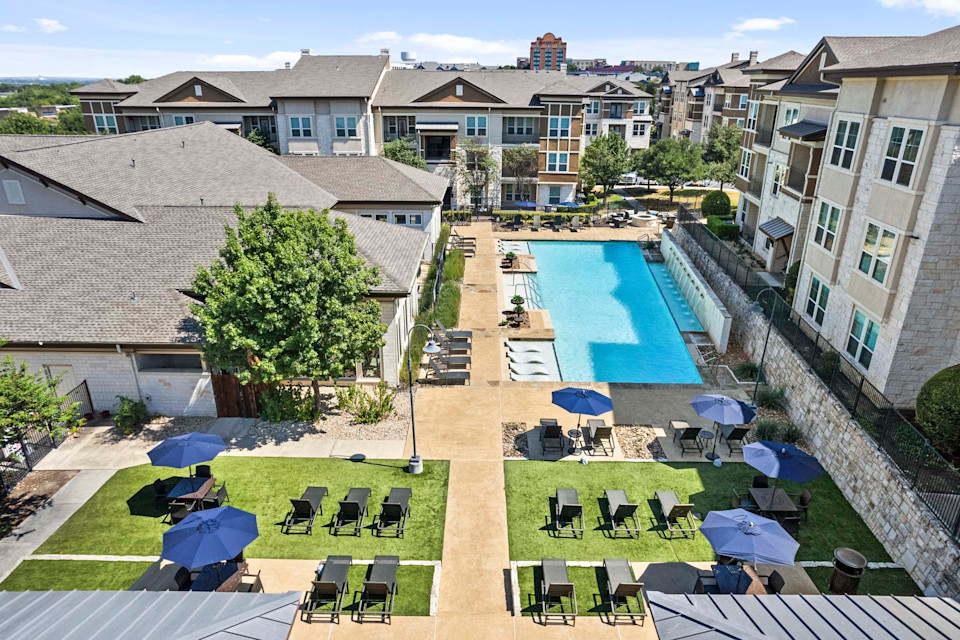 Life at Camden La Frontera