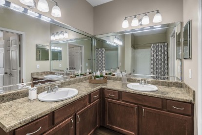 Double vanity bathroom