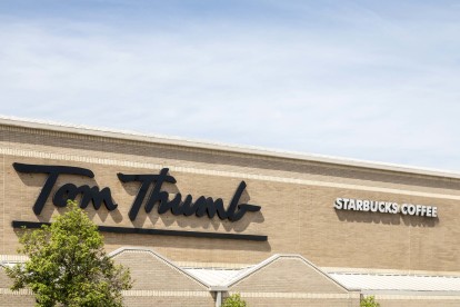 Tom Thumb grocery store nearby Camden Greenville apartments in Dallas, TX