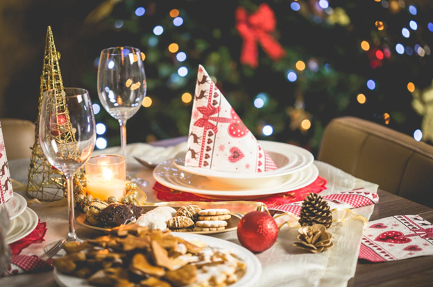 Tablescape for your next Holiday Event. Photo Courtesy of Pexels.