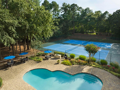 2 onsite tennis courts at Camden Touchstone in Charlotte, NC