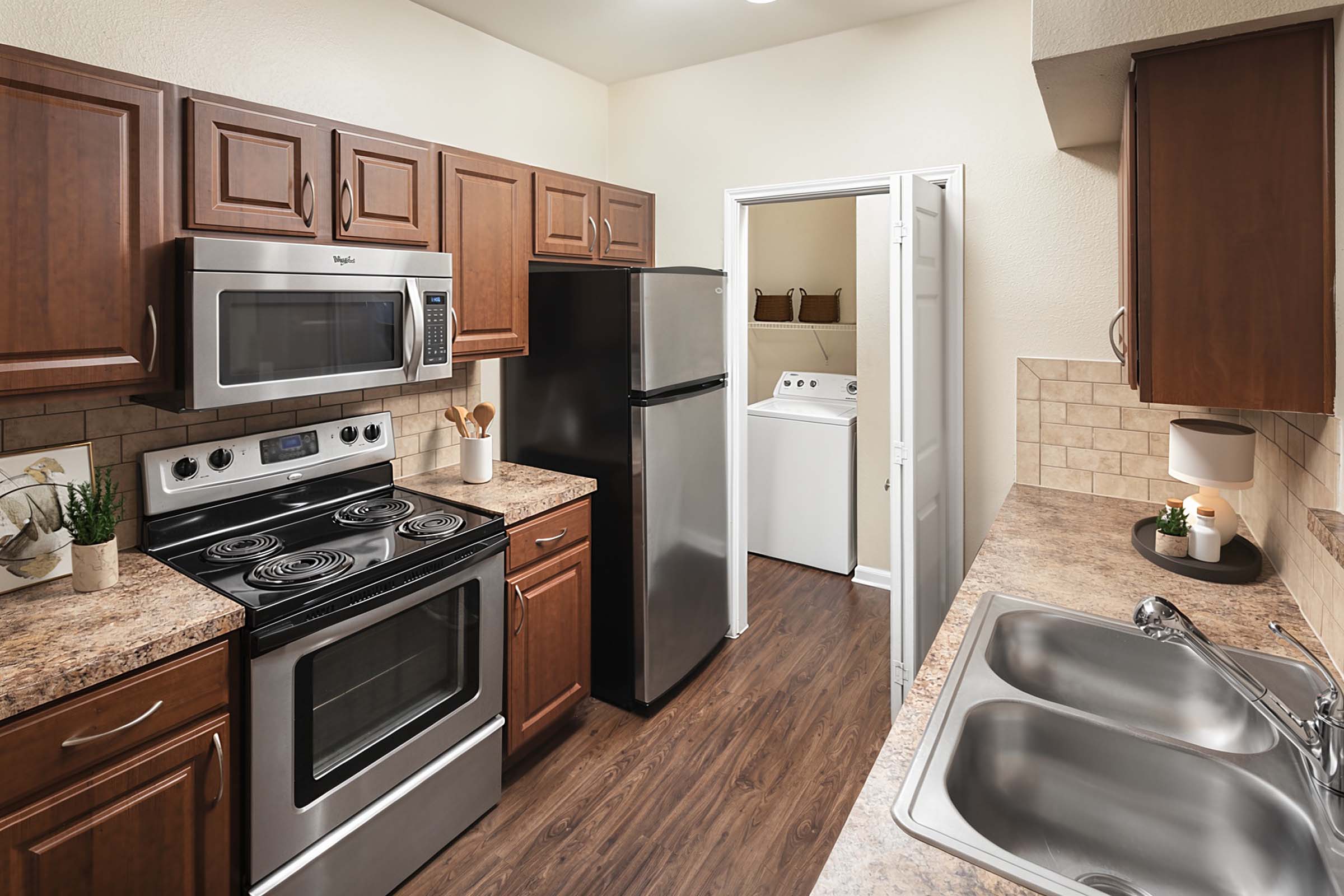 Camden Buckingham apartment photo