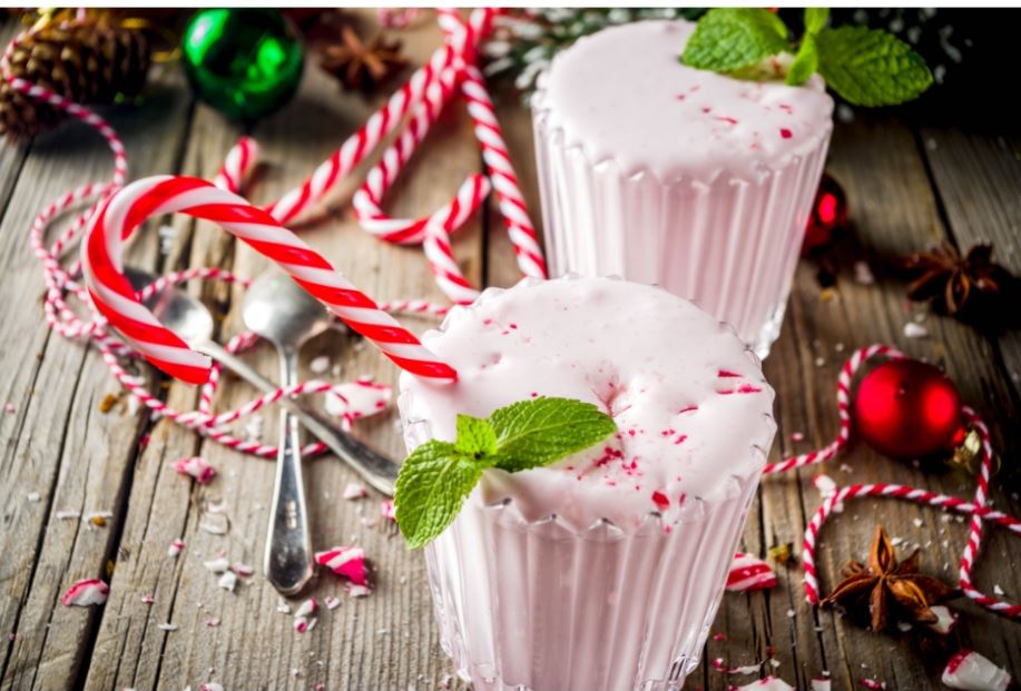 peppermint-cocktail-easy-holiday-cocktail.jpg