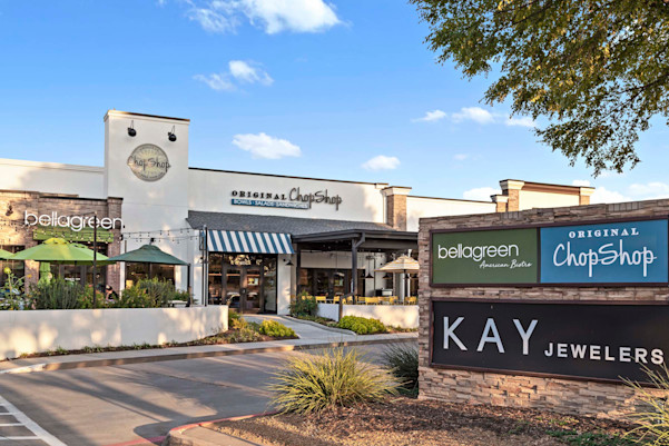 Local restaurants, Bellagreen and Chop Shop, near Camden Legacy Creek
