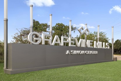 Grapevine Mills Mall sign near Camden Riverwalk