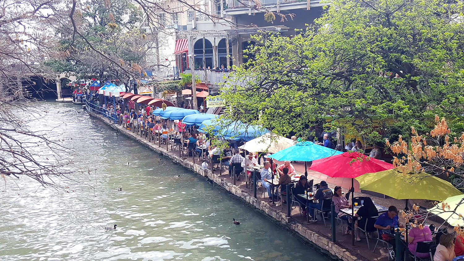 Dining options along the Riverwalk