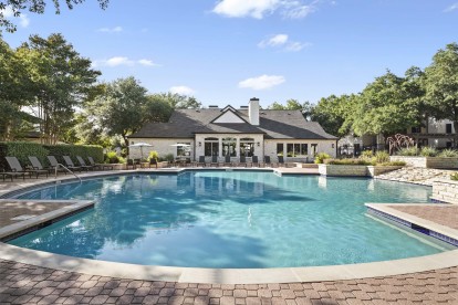 Resort-style, spacious pool and sundeck at Camden Huntingdon apartments in Austin, TX
